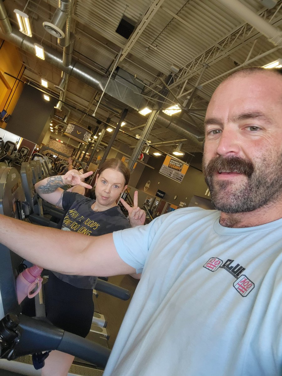 JansonGunn's tweet photo. We getting sweaty on incline treadmill
@Tanyabo41522064 
#doworkson https://t.co/YWiAGp6MhC