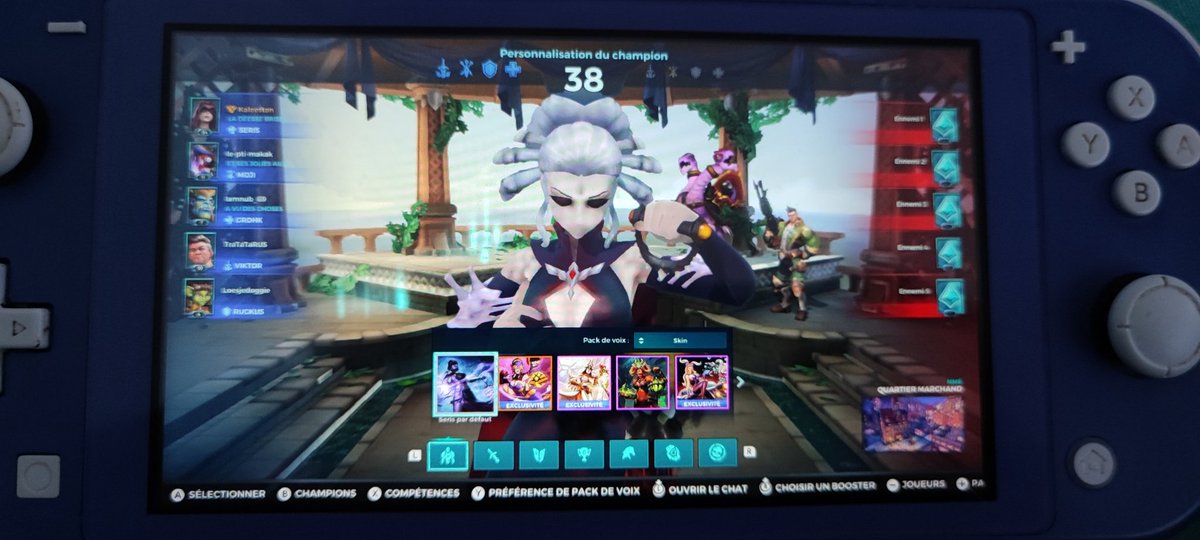 kaleeston's tweet photo. Playing Paladins on Switch light is a pleasure for sure... Quality and game play are amazing ! (No no no, I'm not serious, it's a joke ^^) 😒👎 RIP 😵 #nintendoswitch #paladins #xboxforever https://t.co/eXwfWuv8oS