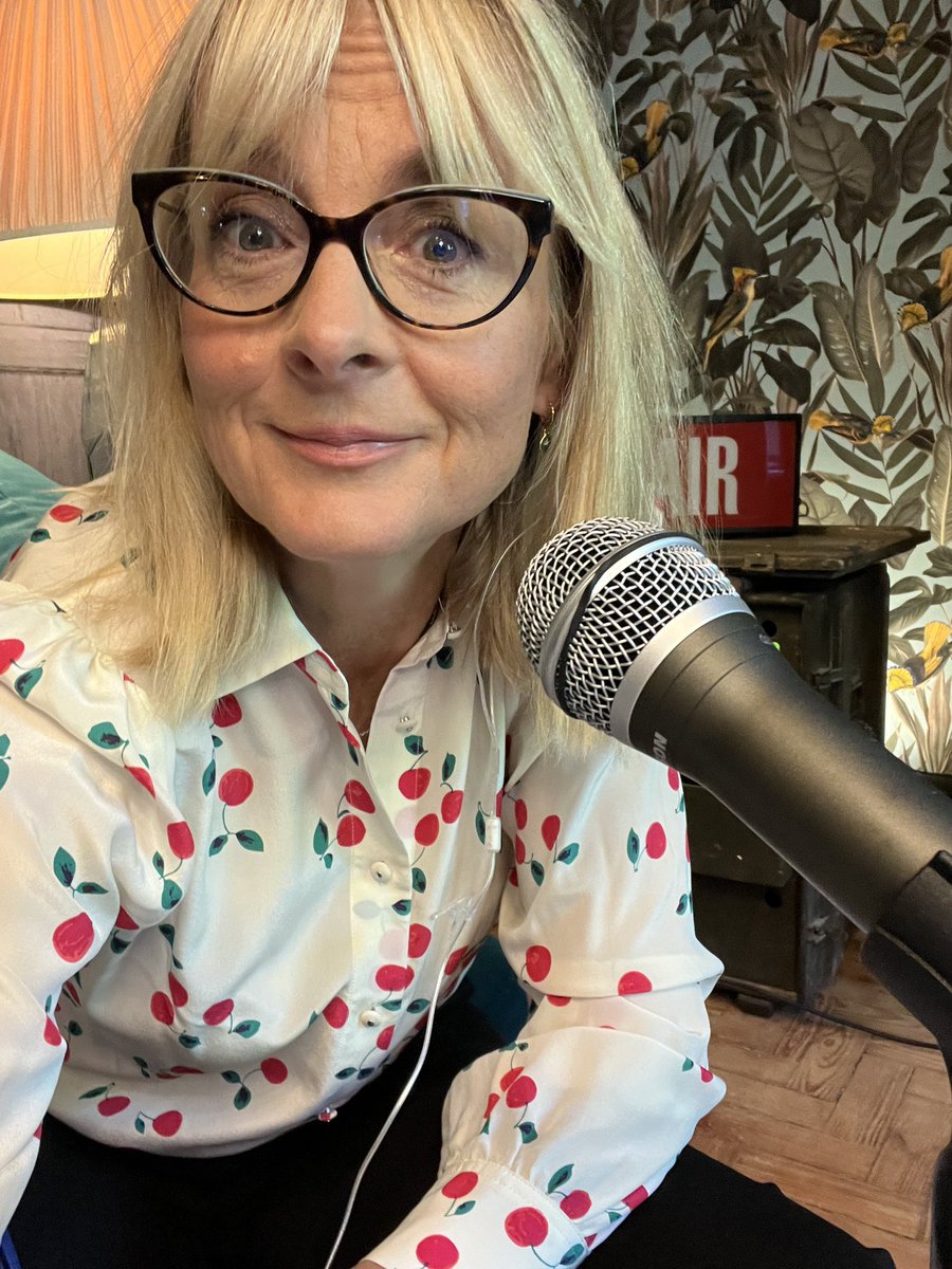 Louise Minchin tweet media