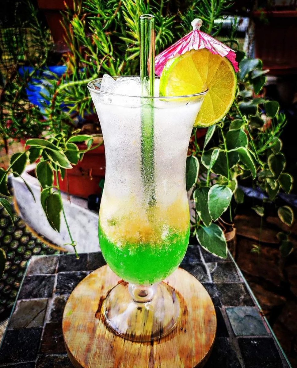 BlackBird87000's tweet photo. Spicy Margarita à la tomate pour dire au revoir au mois d'août...#Cocktail #CocktailBomb 💣🍸🌶️🍹🔥 https://t.co/adzC1RHj3g