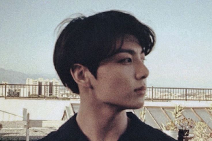 Happy Birthday to the sweetest boy ever 🧁🐰 hope to forever see the stars shine in your eyes baby ⭐️💗
#HappyJungkookDay  
#BornAStarJungkook