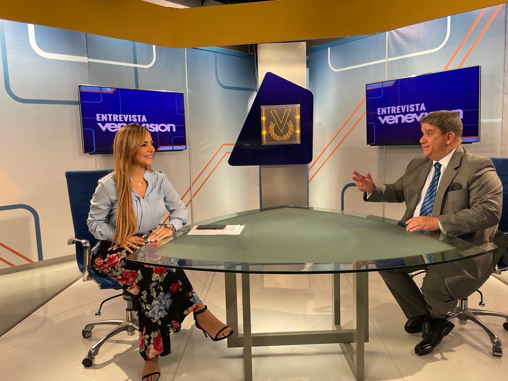 josegcorrea13's tweet photo. Saludos, a las 12:30 del medio día estaremos en @noticierovv con @ENDRINAYEPEZVV abordando el tema de la situación binacional entre Venezuela 🇻🇪 y Colombia 🇨🇴. #31Nov https://t.co/mPQiY5gFVm