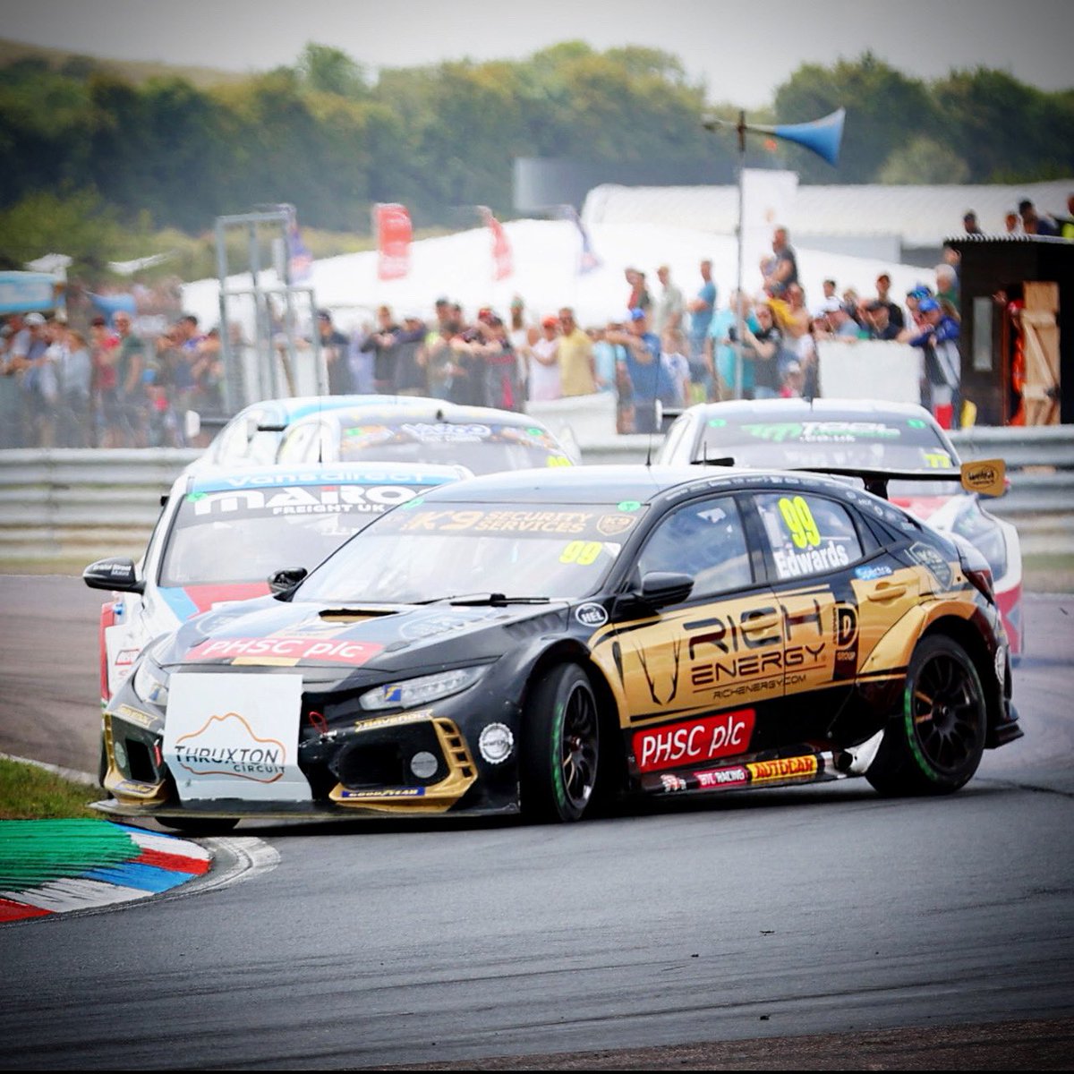 Action packed Thruxton… 

#BTCCbtcc