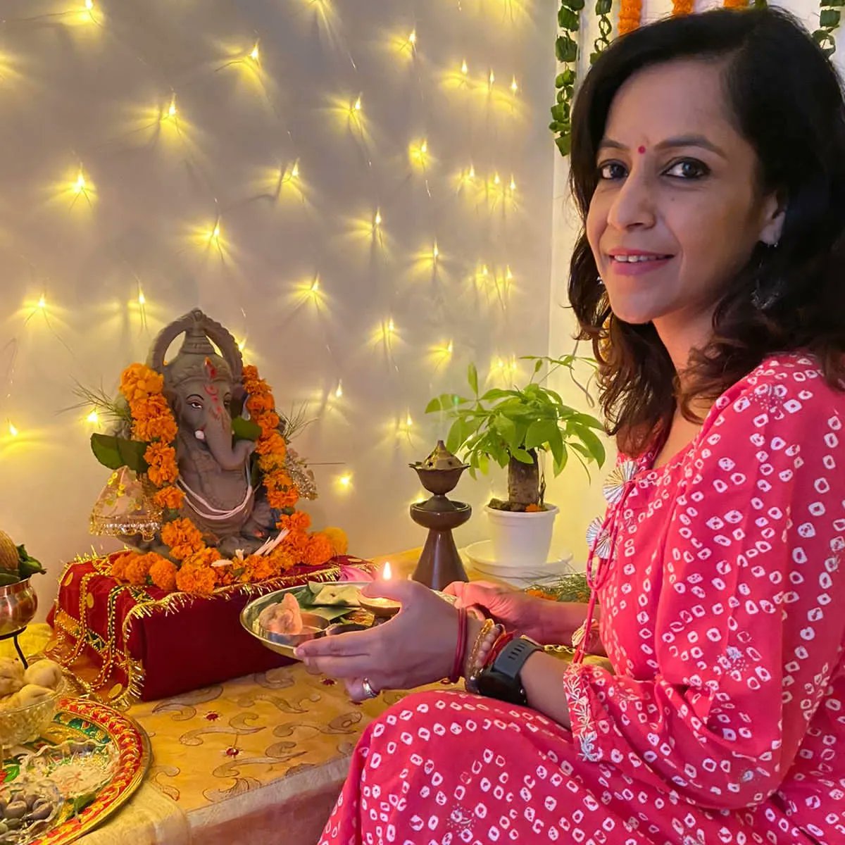 Om Ganapatay Namo Namah! Shri Siddhivinayak Namo Namah! Asta Vinayak Namo Namah! Ganapati Bappa Moraiya! #GaneshChaturthi2022
#GaneshPuja
#festivevibes