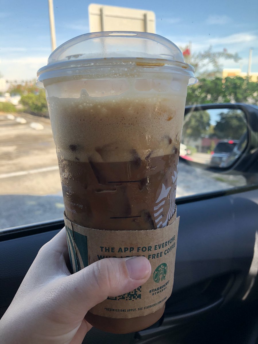 TotesItsSydney's tweet photo. @Starbucks 2 days in a row 
my ice cubes are having a foam party 
such a scam https://t.co/dnTnM8K6c5