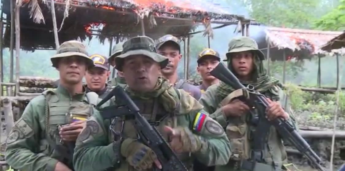 CEOFANBVE's tweet photo. RT || #FANB🇻🇪 desplegada garantizando la soberanía y la integridad territorial en los caños del Delta del Orinoco, desmantelando campamentos que sirven de soporte logístico a organizaciones delincuenciales dedicadas al contrabando de extracción, trata de personas y narcotráfico. https://t.co/qfa7DybOGN