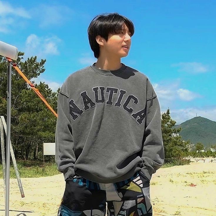 QuellSH's tweet photo. Apreciem as últimas horas com o Jungkook de 24 anos 🥺💜
Obg Jeon Jungkook por esse 24 anos vc me fez ser uma guerreira por aguenta cada tiro
#HappyJungkookDay
#Jungkookbday https://t.co/6UakzEruY8
