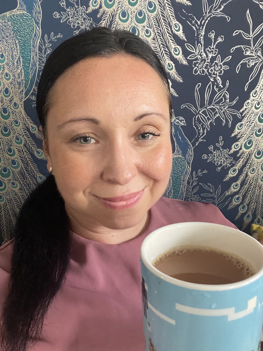 RacheyNewman's tweet photo. Highlight of the day - Been supporting an #AccesstoHE learner from @TamesideCollege looking to study @UniversityofLaw. Received an email earlier to advise that she had been accepted onto the course and starts next week! #ChangingLives #IMayHaveCried #Cheers https://t.co/WGndYI2QaX
