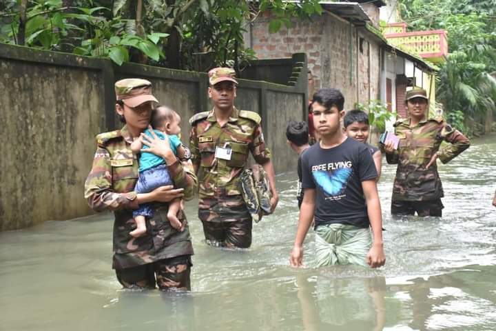 MilitaryBMA_BD's tweet photo. Bangladesh Army...

Rescue Operation... https://t.co/yS2p8zRHl5