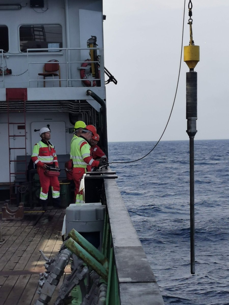 BritGeoSurvey's tweet photo. #RRSJamesCook crew operating the Gravity Corer, used to acquire up to 3m-long sediment cores from beneath Whittard Canyon's floor. These cores will give insight into the history of the canyon, especially sediment transport & deposition.
#JC237
@InkfishGives @unisouthampton https://t.co/TGWZKBIvXP