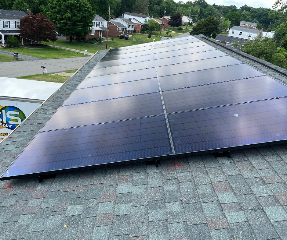EISSolar's tweet photo. This roof mount project in Moon consists of 18 US-Made Heliene 360W panels. It's expected to generate over 7,800 kWh annually! For more information on going solar, contact EIS Solar today! #EISSolar #MoonTwp #ResidentialSolar #SolarPower #HarvestTheSun https://t.co/6nGPiOYjBR
