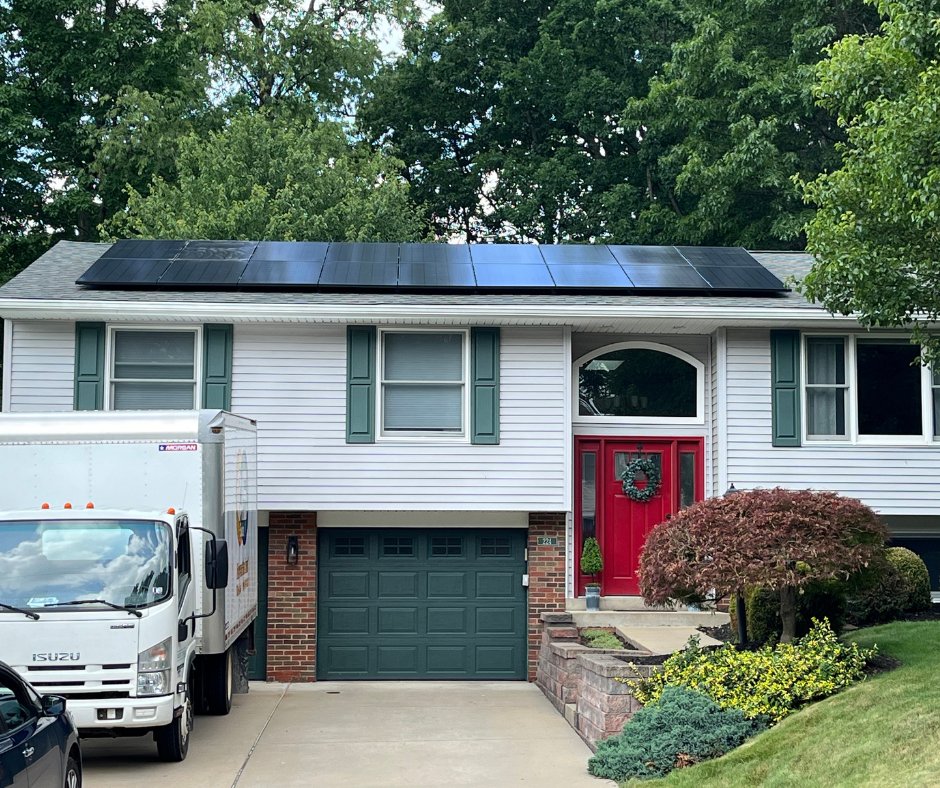 EISSolar's tweet photo. This roof mount project in Moon consists of 18 US-Made Heliene 360W panels. It's expected to generate over 7,800 kWh annually! For more information on going solar, contact EIS Solar today! #EISSolar #MoonTwp #ResidentialSolar #SolarPower #HarvestTheSun https://t.co/6nGPiOYjBR