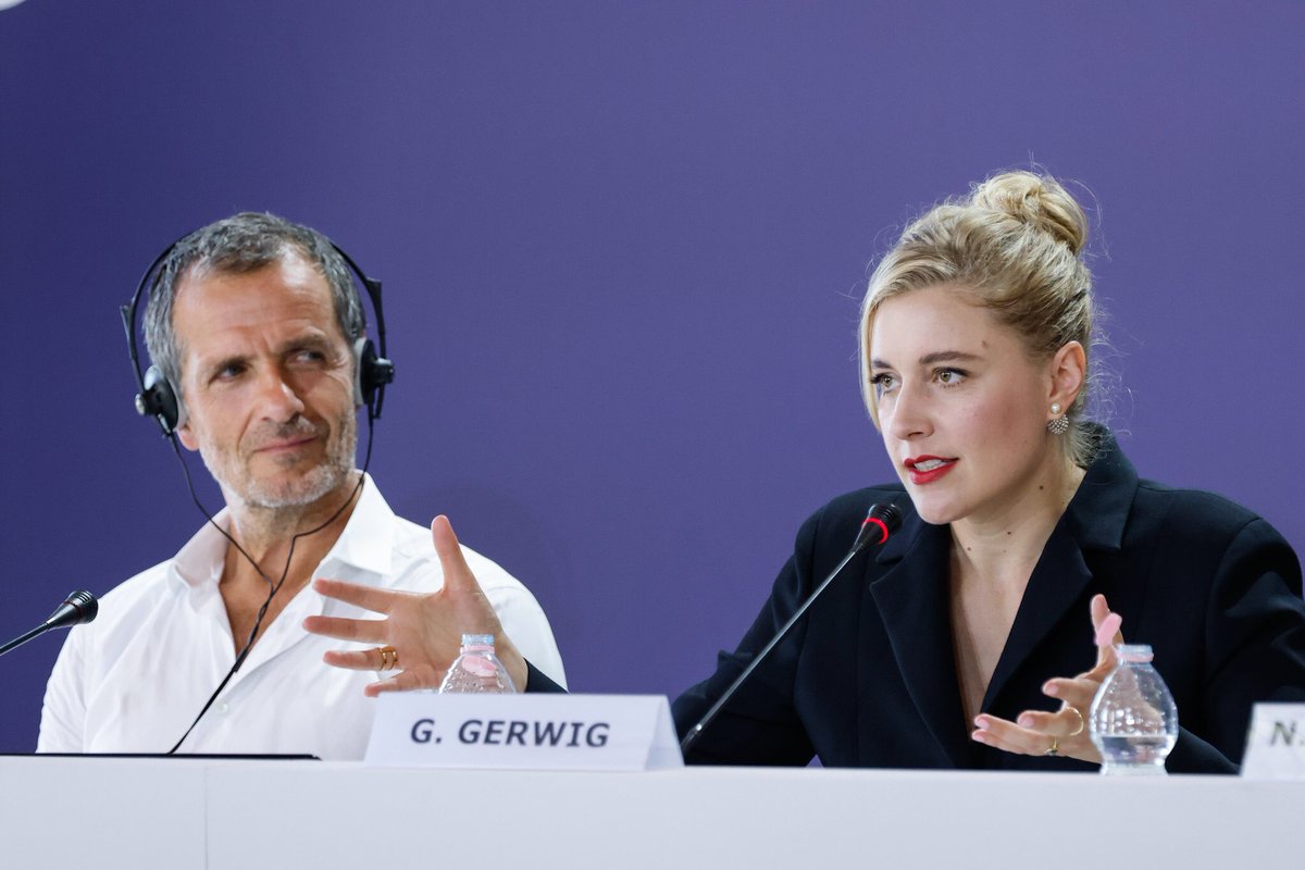 #BiennaleCinema2022 #Venezia79 <a href="/whitenoisefilm/">White Noise Film</a> #GretaGerwig: “I protagonisti di #WhiteNoise di #DonDeLillo sono diventati reali quando ho iniziato a lavorare con #AdamDriver: da entità separate sono diventati personaggi collegati tra loro.”