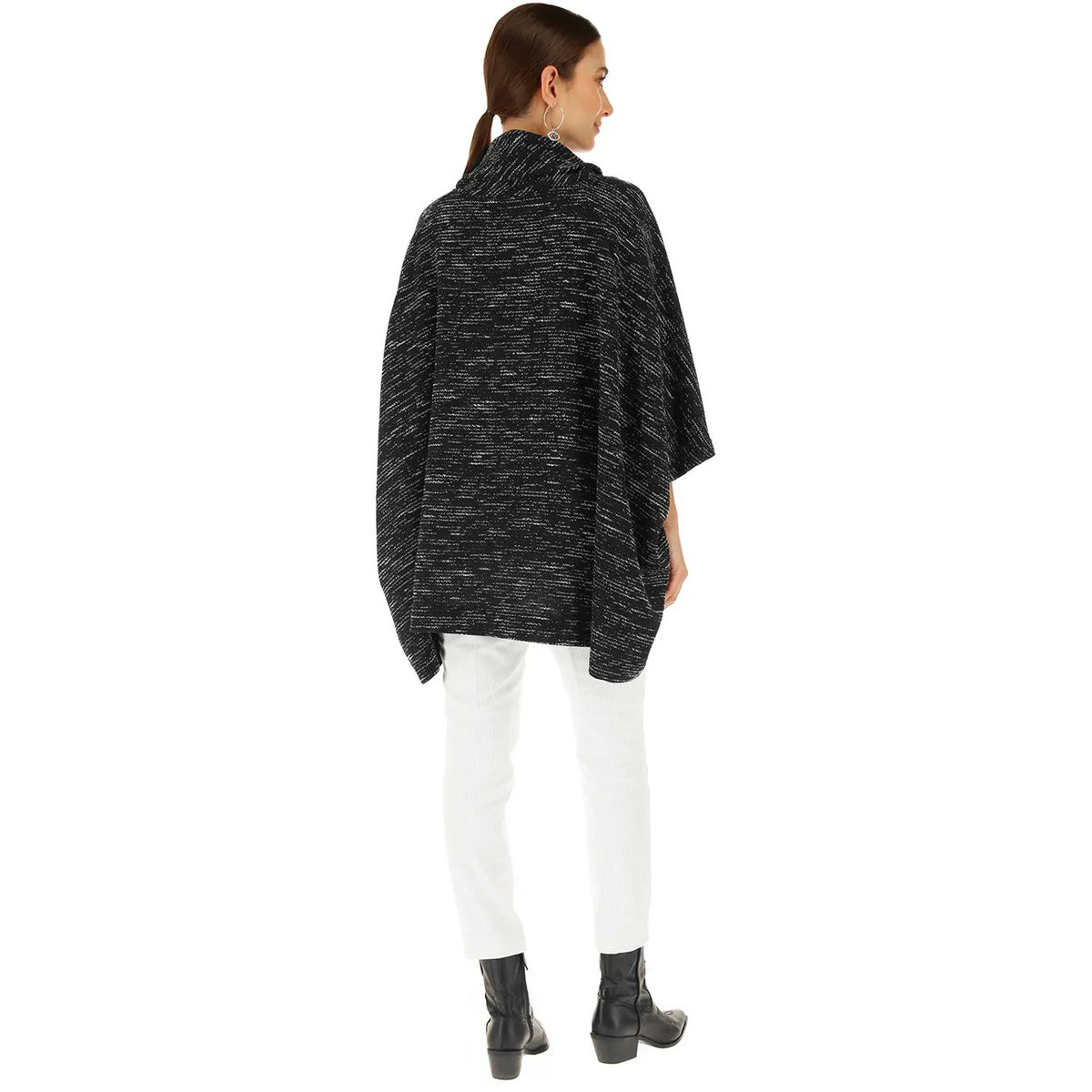 AlexisModa's tweet photo. La prenda más importante de la temporada, un poncho asimétrico ideal para comenzar el otoño! #soyAlexis #MujerAlexis #LookAlexis #avancesOtoño2022 #Poncho #RopaMujer #ModaMujer #Estilo #AlexisCollection https://t.co/ApD4mXpfeC