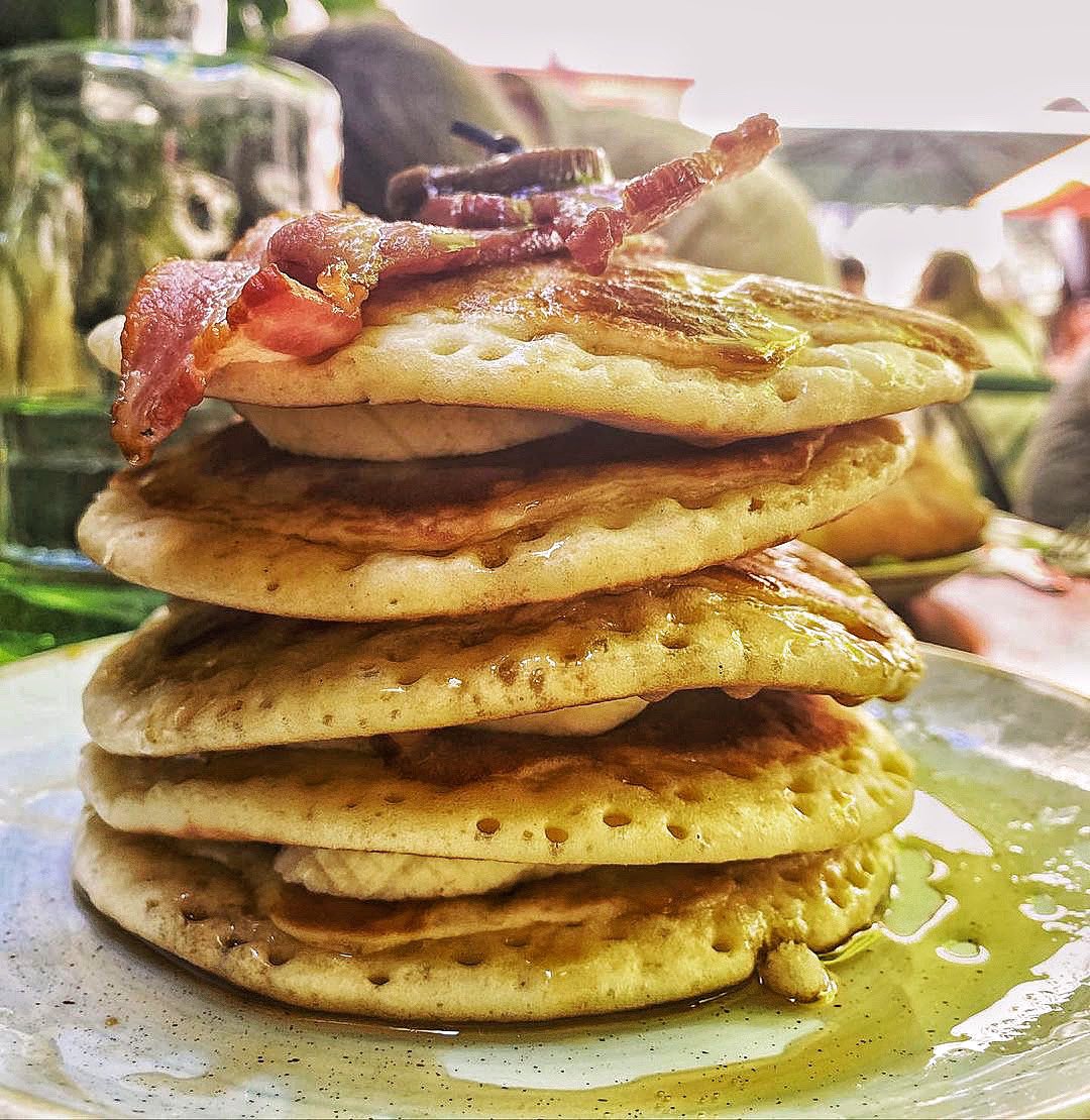 courtyardbath's tweet photo. Making the most of the last days of the holidays with towering pancake stacks! 🥞
Banana, bacon, maple syrup and cinnamon butter in this beauty 🥓🍯
📸: housedoglife
#howisummer #pancakes #pancakestack https://t.co/3XIRx7hPFA