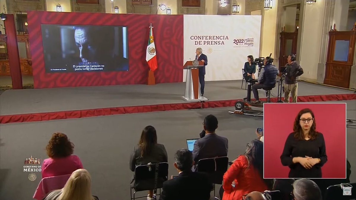 MarioBravoSoria's tweet photo. #Mañanera 
El mandatario @lopezobrador_ calificó como una "vergüenza para los mexicanos" lo dicho por el ex presidente de Francia, Nicolás Sarkozy, acerca de que @FelipeCalderon "no podía tomar decisiones" sin Genaro García Luna.
@Notimex https://t.co/mdxXcGqcoK