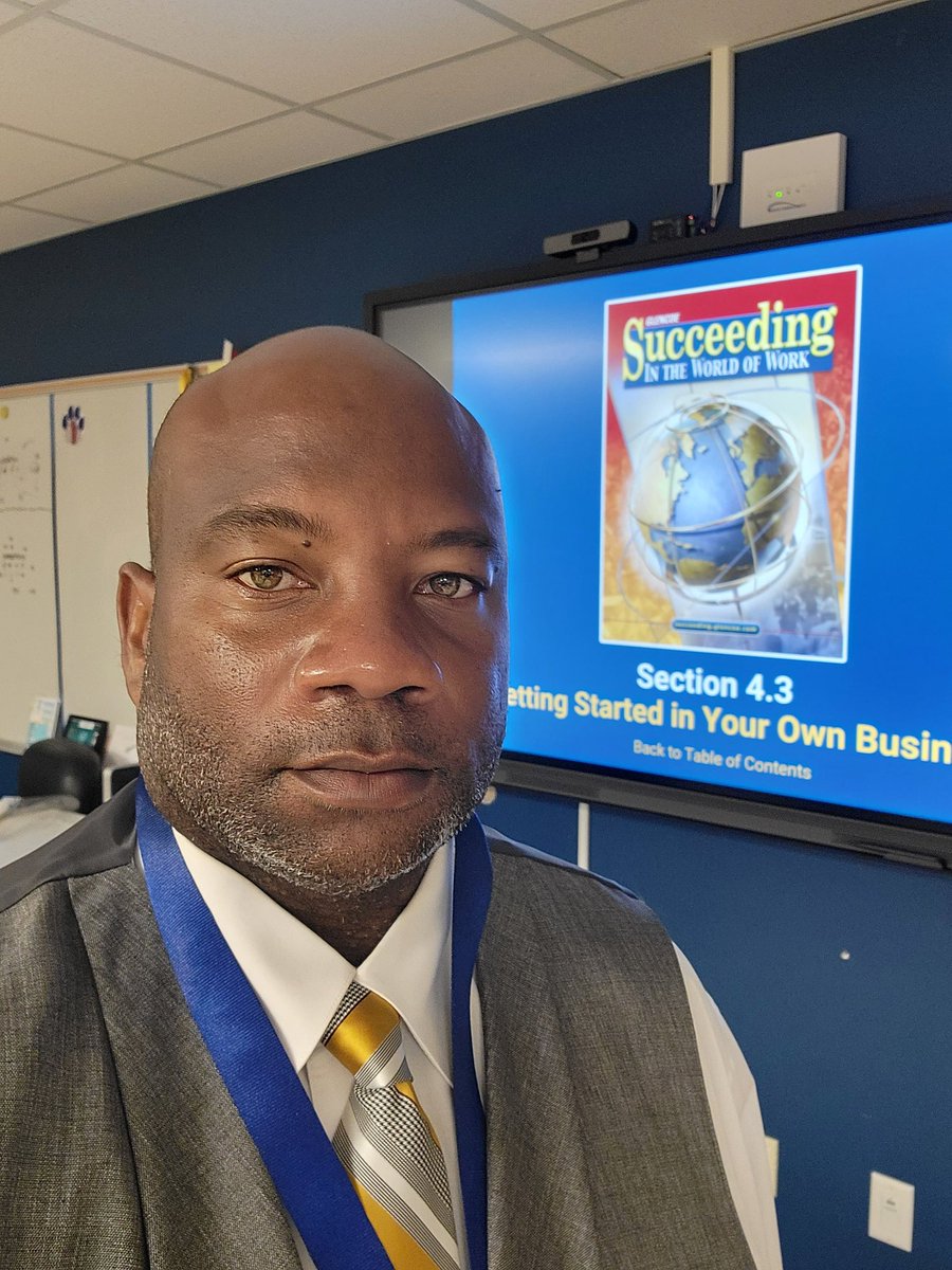 goonsquad6's tweet photo. One of my favorite lessons to teach! Getting started in your own business. My students will learn how to write a business plan and financial plan today. https://t.co/0MZv0fkpye