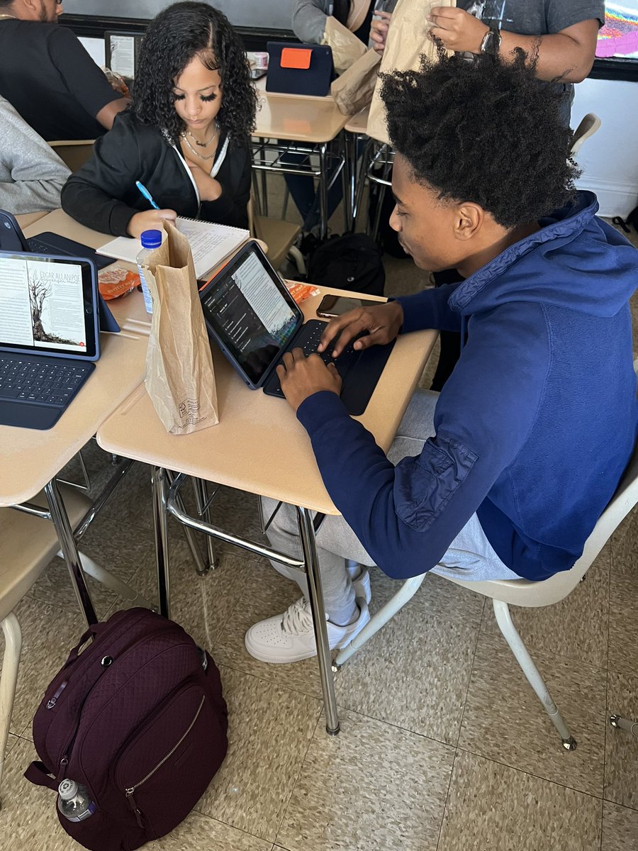 MsCartwright2's tweet photo. Today we started our Edgar Allan Poe unit in 12th grade English! Students started today by researching who he was and enjoyed working together and collaborating on their iPad’s! @MHSTrentSherman @shelbywglover @BerkCoSchoolsWV https://t.co/Yr3OvajljF