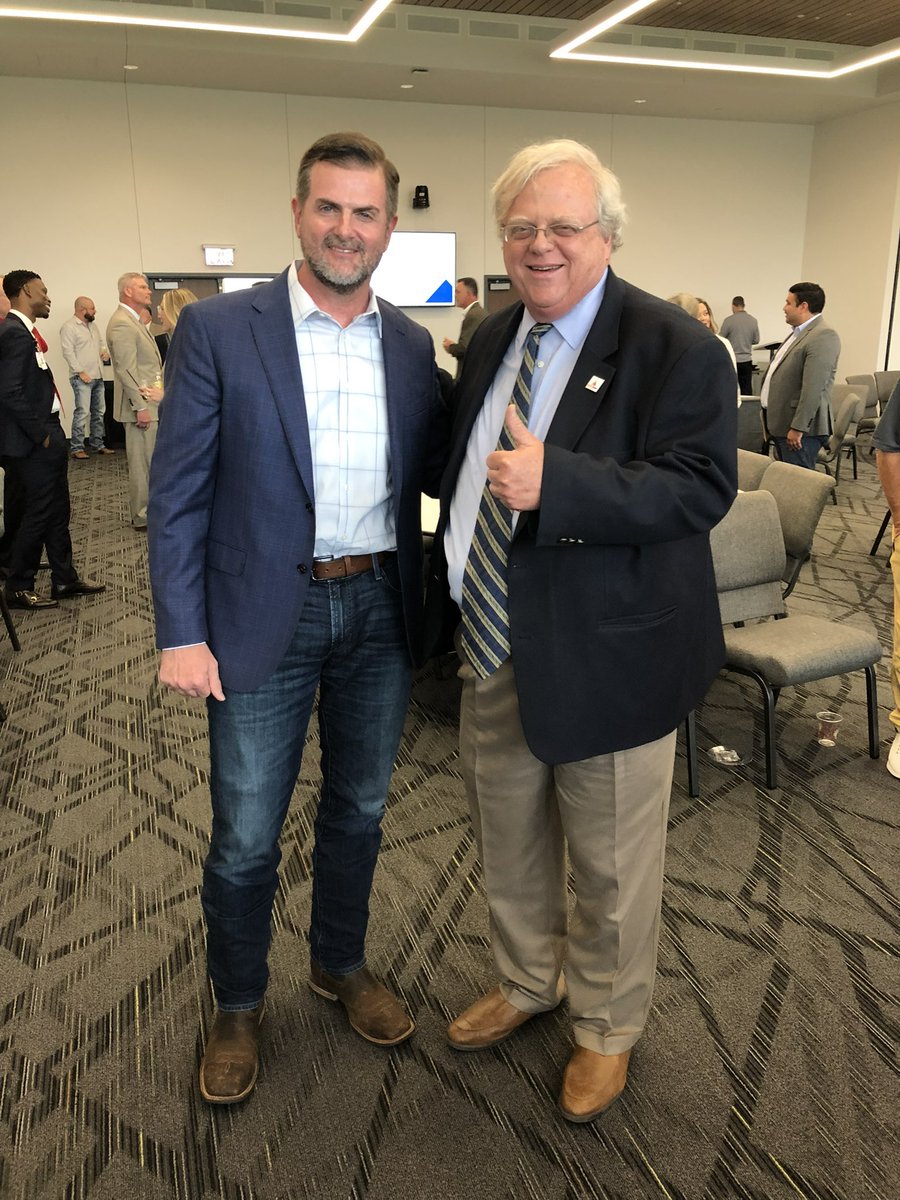 TeamBettencourt's tweet photo. Audience question today @ChamberChatting event w/ @SenCreighton was about the border.“We have a Fed Admin that walked away from the Border Wall &amp; isn't enforcing laws. We'll continue to do the best we can enforcing the laws w/ resources we have from TX Taxpayers." -SPB #txlege https://t.co/BZrnmBi6dY