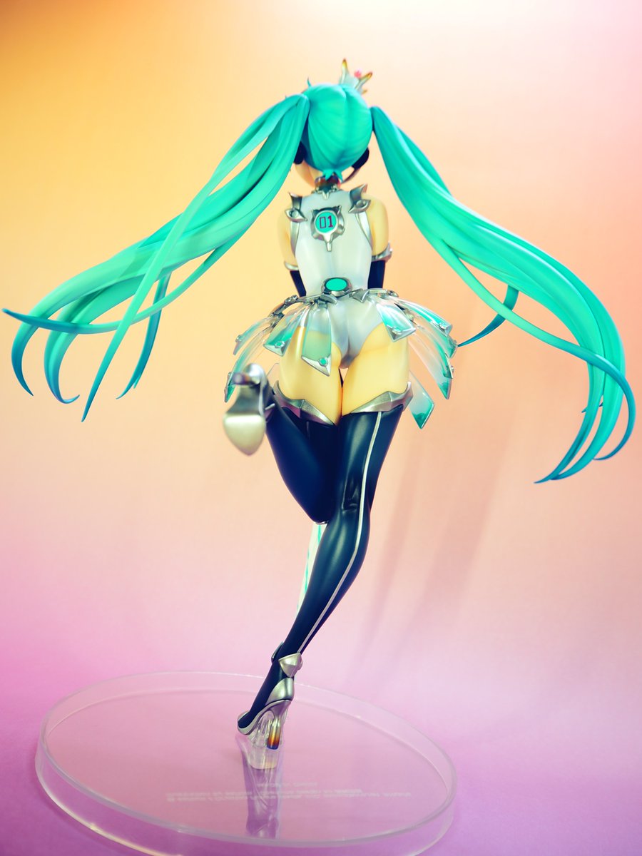 初音ミク ,レーシングミク 「初音ミクのフィギュア初めて買った。とても良い… 」|ぜっぷらのイラスト