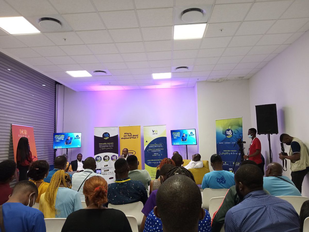 alida_eboo's tweet image. Heureuse de retourner au Douala grand mall, cette fois-ci à l’occasion du talk de Voilà Moi Média @voilamoimedia sponsorisé par @mtnCameroon. 

#BlogDay2022
 #ABCBlogDay
#ABCCARE 
#MTNCAMEROON