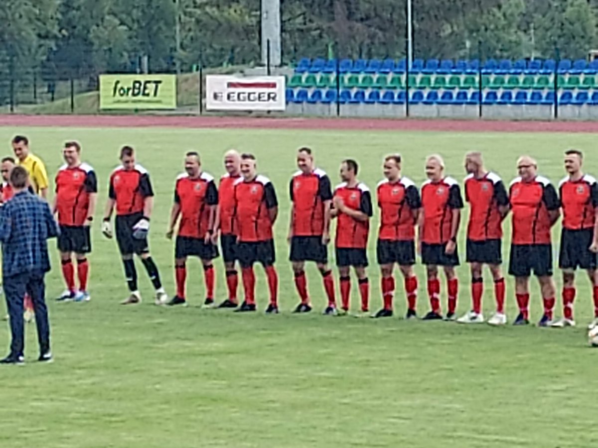 KAS_Olsztyn's tweet photo. Jesteśmy na stadionie w Biskupcu. Za chwilę rozpocznie się mecz⚾️ MUNDUROWI &amp; SAMORZĄDOWCY. Cel: wygrać życie małego chłopca, synka funkcjonariuszy #WMOSG. Kibicujmy wszyscy Jasiowi❗❗ https://t.co/bAA0LABWYO