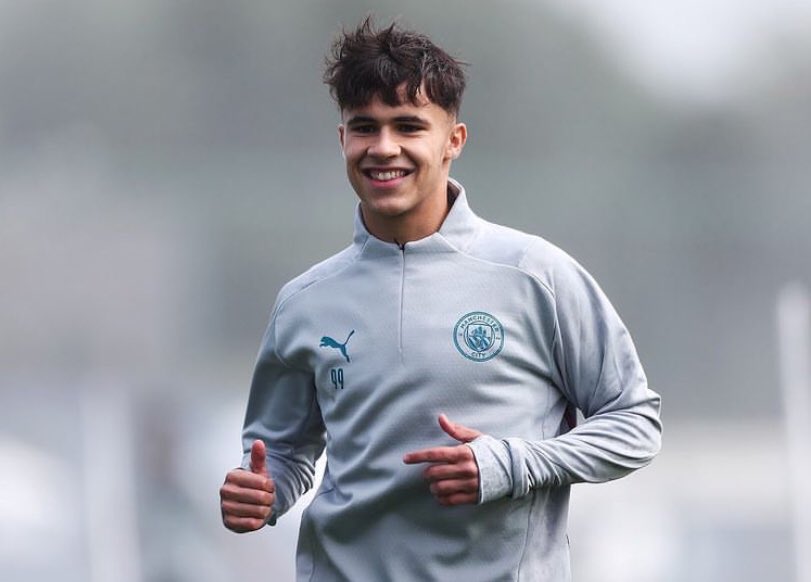 YoungPlayerNet's tweet photo. フアン・ラリオス/Juan Larios (04,U-19🇪🇸)
2年前の夏にラ・マシアを飛び出しマンチェスターやってきた18歳の逸材が今夏また大きな決断を下した模様
自身の成長のために若手をよく起用するサウサンプトンに完全移籍することがまもなく発表される
サウサンプトンの近年��若手補強は当たりが多いので期待 https://t.co/CWmm67s9UL