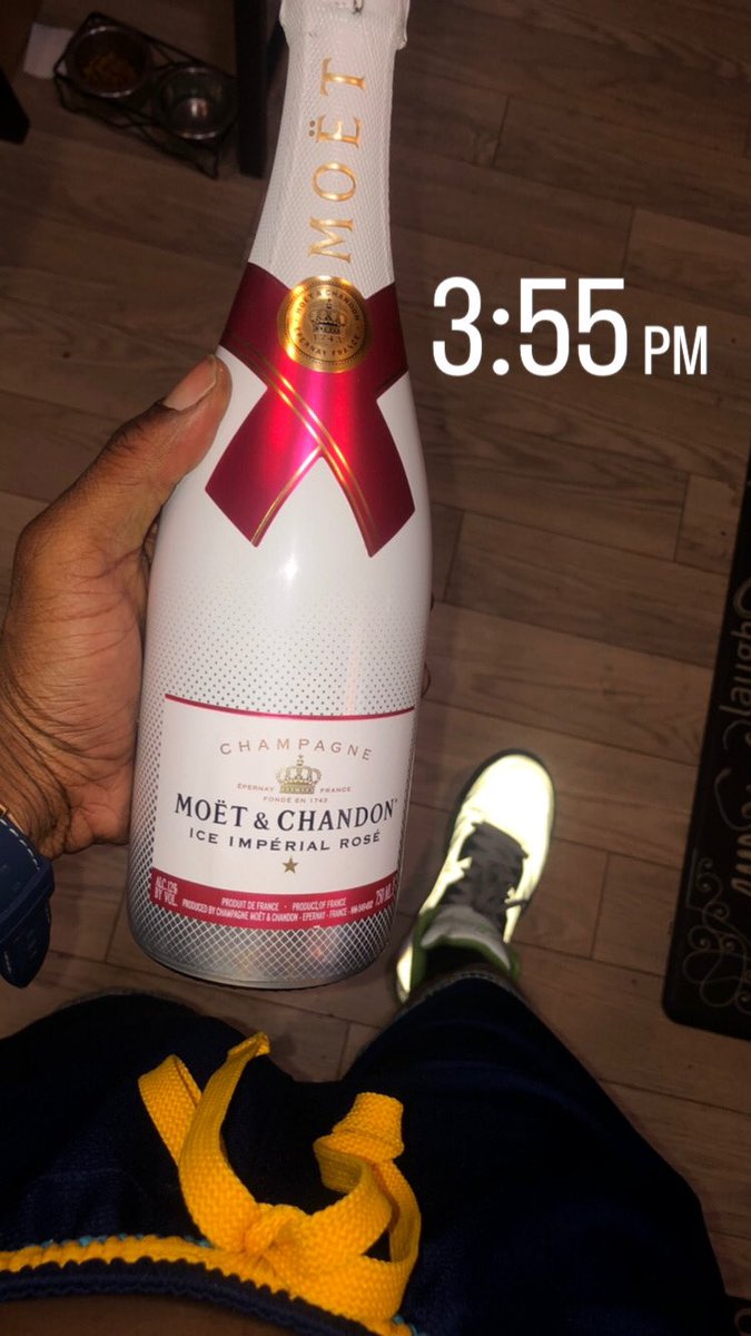 DC_KASH's tweet photo. ✨ it’s a celebration https://t.co/ZvyjeTxIMt