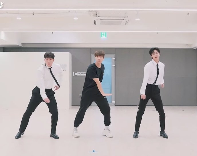 monstax_youtube's tweet photo. #HYUNGWON and #JOOHEON were featured on Jeong Sewoon's YouTube channel, teaching him how to dance to Love Killa!

Segment starts at 10:18, and it has English subtitles 👏
🔗https://t.co/gEmXlwTjTF

#MONSTAX #몬스타엑스 @OfficialMonstaX https://t.co/ElVXPqBqKG