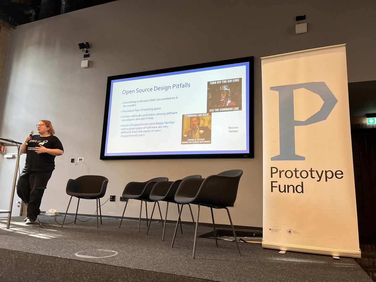 bumble_blue_'s tweet photo. Simplifying @QubesOS onboarding against all odds — unsurprisingly my favorite #prototypedemos talk today! https://t.co/pDQZZvCpjR