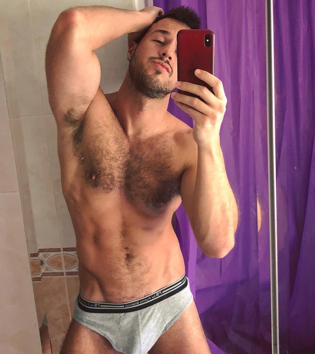 thebeardedhunks's tweet photo. Selfie time #beardedmen #beardedhunks https://t.co/r9Lo1Kzbu8