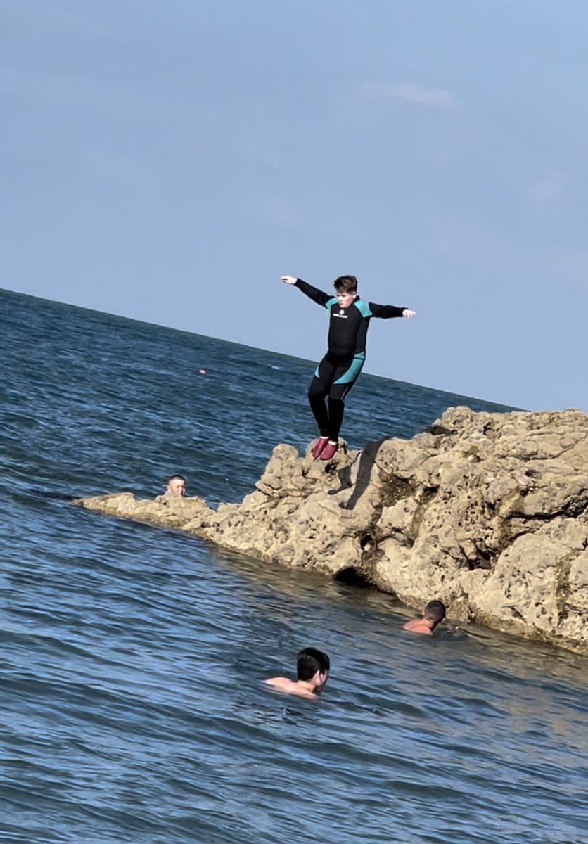 joannetreacy77's tweet photo. Can’t beat jumping off the rocks into the sea 🌊 #notwatchinghim 🫣, body boarding and snorkelling 🤿 #fun2022 https://t.co/ay5djoJCVb