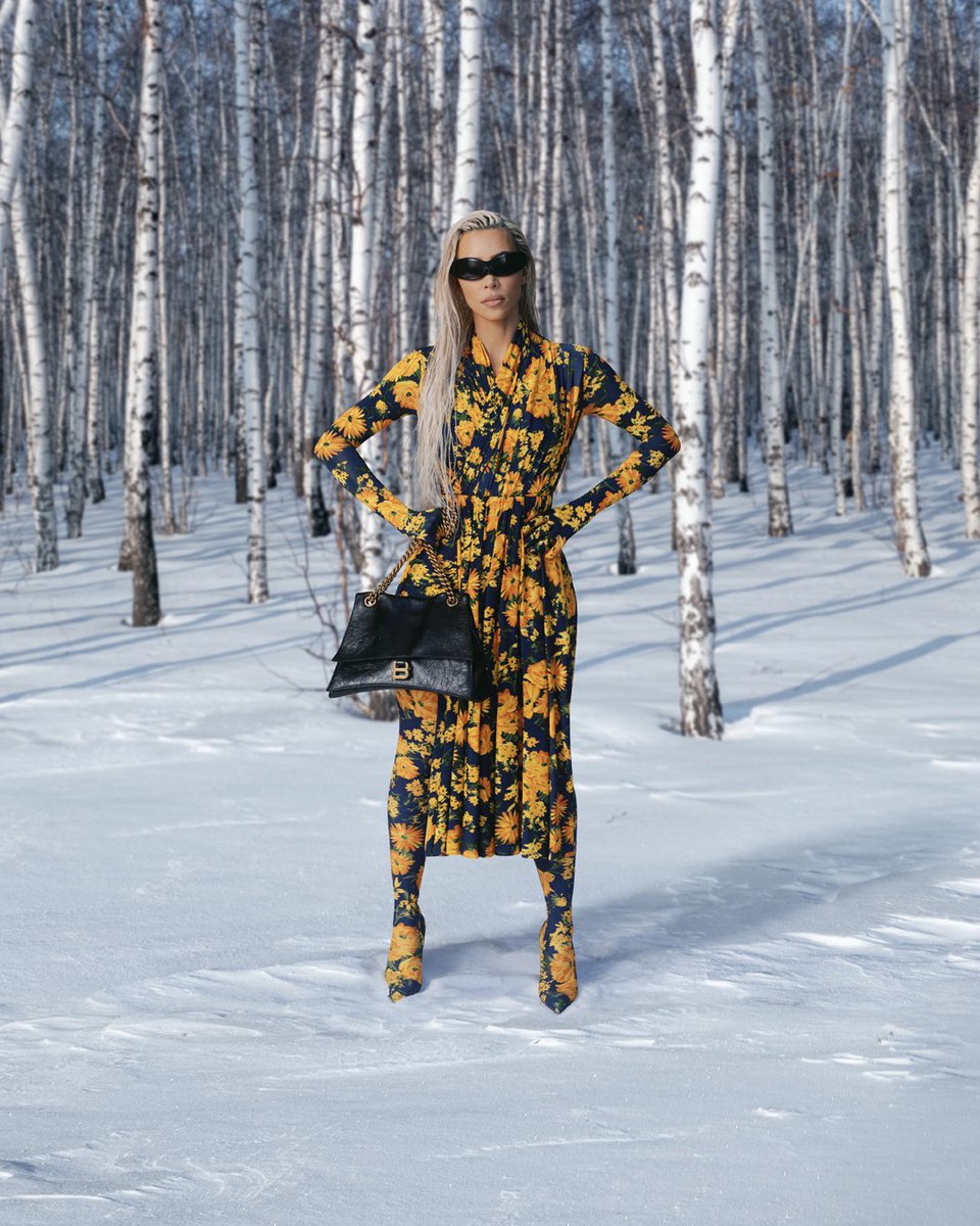 CoutureIsBeyond's tweet photo. Kim Kardashian for Balenciaga.
Photographed by Daniel Roché. https://t.co/ub6XLTIwRC