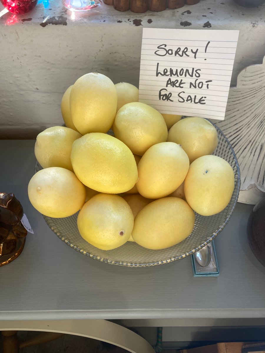 Went back to the antique shop of “Display Only” Lemon fame, and found this…Why is there now a collection of not for sale plastic lemons? And why does it make me want to buy them so much??