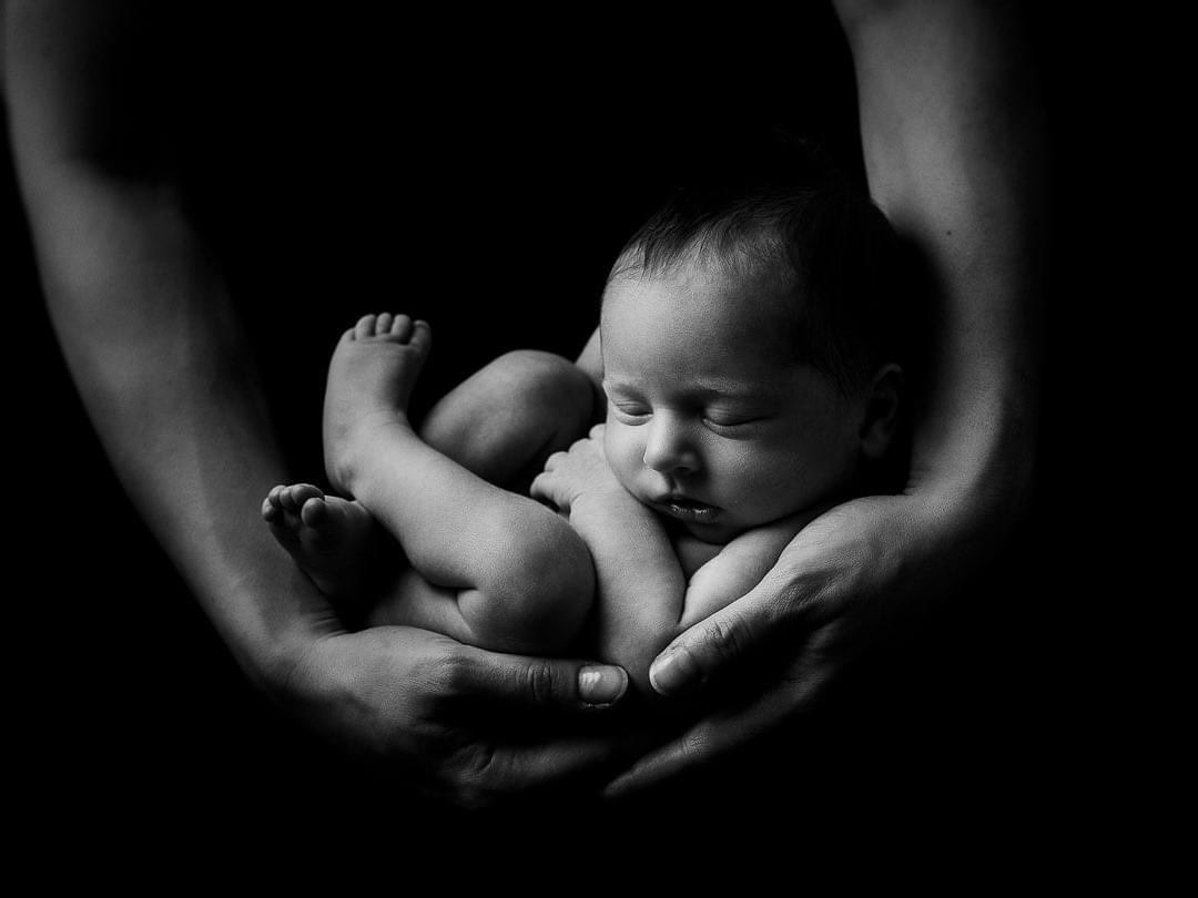 russjacademy's tweet photo. Safe in mum’s hands…🤍🖤

▫️Specialist newborn and family photographer |London, UK|

* https://t.co/rfuU2yZF0Y
* https://t.co/KM1m1uOXqo

#russjacksonphotography #russjacksonacademy #russjackson #familyphotography #photography #babyphotography #newbornphotography https://t.co/KzR0G5zYxB