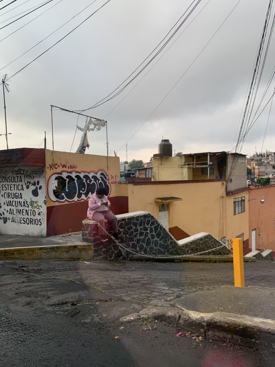 mauialco's tweet photo. Buenos días, hagan algo por favor el tráfico es terrible en desierto de los leones, nos tienen cerradas las calles alternas y nadie hace nada @AlcaldiaAO https://t.co/uGNG9iZl3K