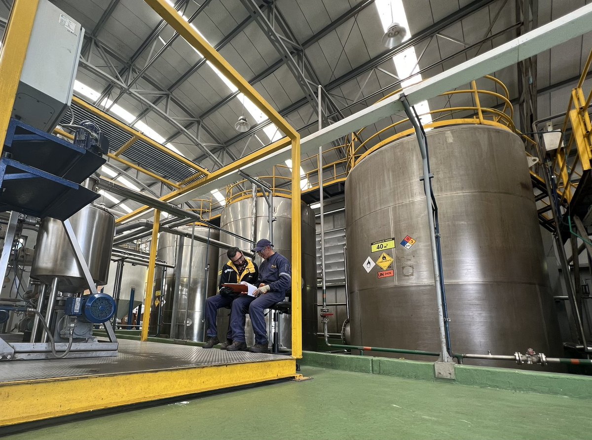 IndumilColombia's tweet photo. Compromiso, calidad y excelencia con la capacidad instalada en nuestras fábricas.
Buscamos siempre satisfacer la demanda de explosivos tipo emulsión para todos nuestros clientes.
¡En INDUMIL trabajamos de la mano con la excelencia!
#IndumilColombia #FEXAR #IndustriaMilitar https://t.co/ggQGEKAxgx