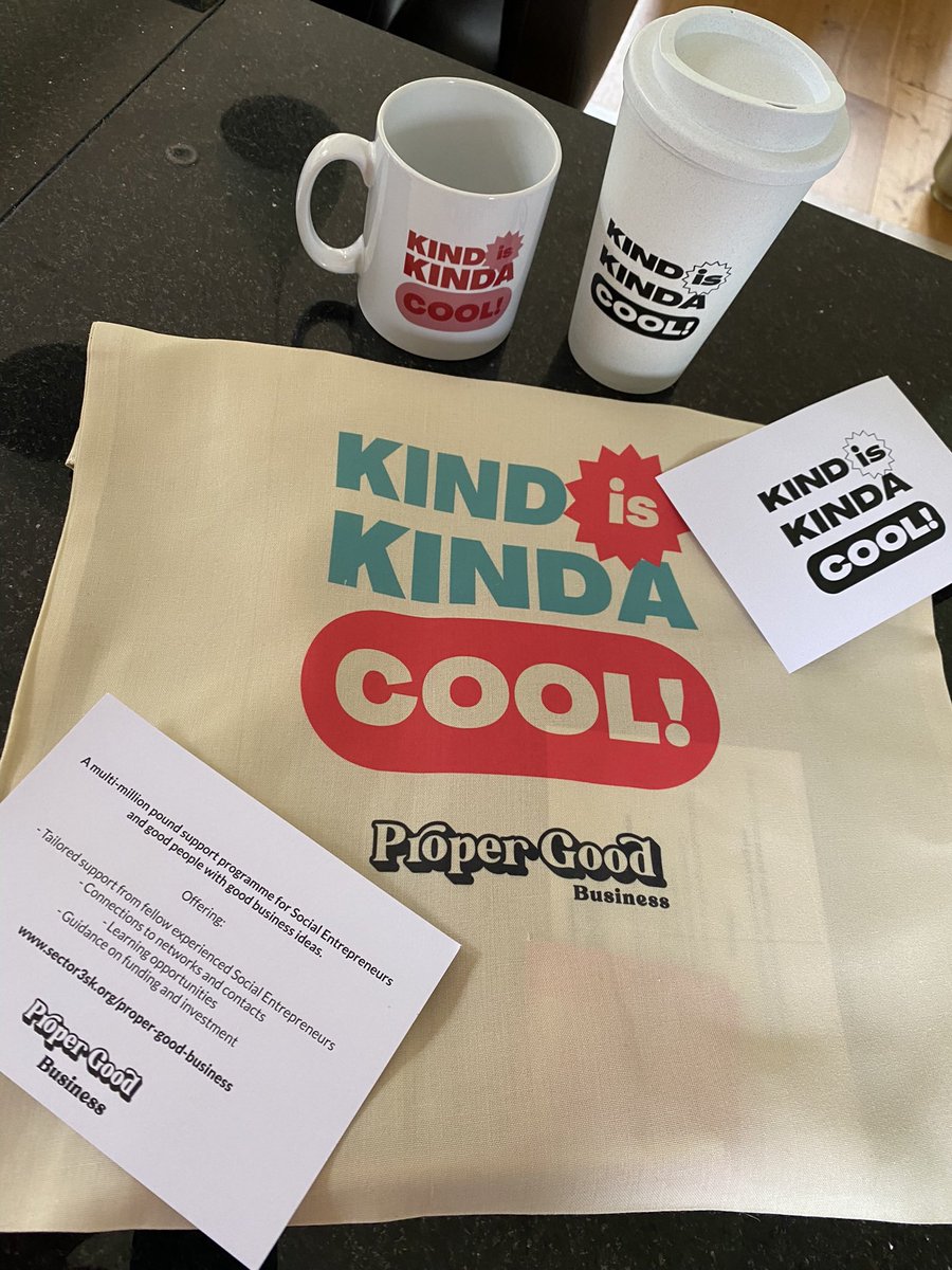 Are you a #SocEnt in #Stockport who sells merchandise, vouchers, services. Get in touch so we can see if we have time to pull together a #ProperGood Christmas directory. 
Stockport Social Enterprises only please 😍
Tag &amp; share if you know one ⬇️⬇️⬇️