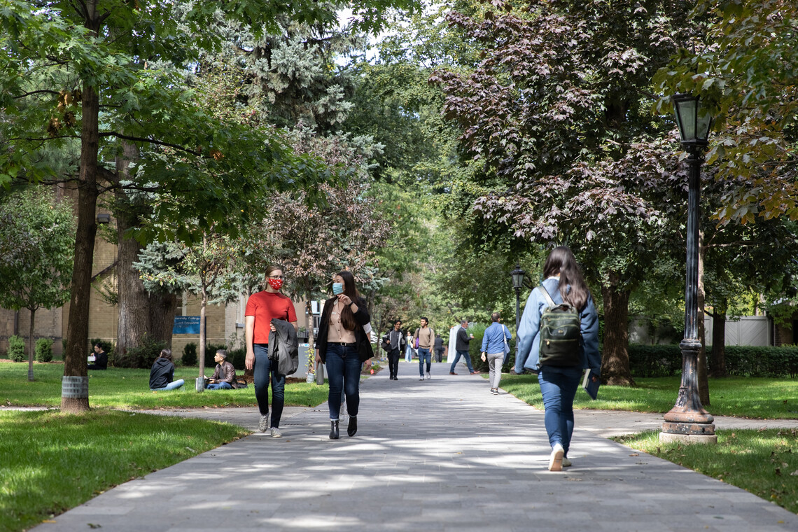 UofT's tweet photo. ‘It feels real’: #UofT students return to campus ahead of fall term #UofTBackToSchool 💙 https://t.co/0mhRzLEArd

#UTogether https://t.co/BSV3KtqkCo