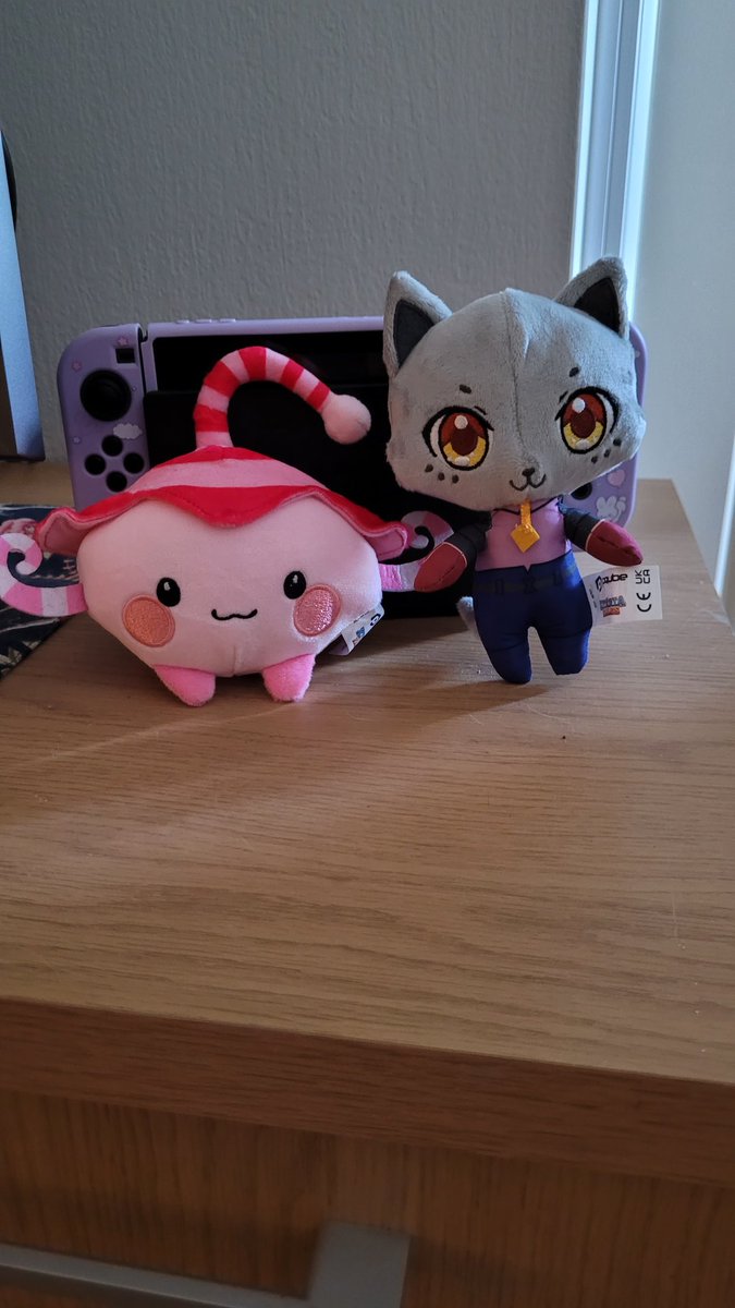 telomina.bsky.social (@telominas) on Twitter photo Omg I can't get over how adorbs these are. So tired today but just had to go pick them up after their long journey. I never quite knew how to decorate my switch front. Problem solved 🥰🥰 thank you <a href="/KitariaFables/">Kitaria Fables 🐱</a> lovely note too! Omg I can't get over how adorbs these are. So tired today but just had to go pick them up after their long journey. I never quite knew how to decorate my switch front. Problem solved 🥰🥰 thank you <a href="/KitariaFables/">Kitaria Fables 🐱</a> lovely note too!