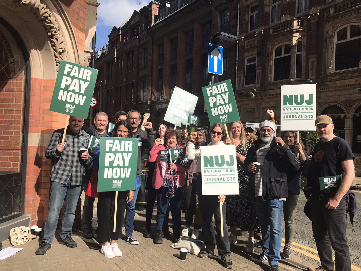 ✊ Today I'm on strike with other <a href="/NUJofficial/">NUJ</a> members because we can't afford the 3% pay rise on offer from Reach PLC.

We don't want to be on strike, we want our CEO to come to the negotiating table, find a resolution and give us a wage we can live on. #NUJReachStrike