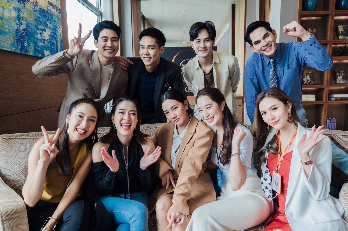 ThisaVaritthisa's tweet photo. ใครจะซ้อนแผนใครกันนะคืนนี้🔥🔥
@nuneworanuch @euroyotsawat @jeabsopidnapa @LakornMagicif 
#เข็มซ่อนปลายep5 https://t.co/Ue9hRGXxod
