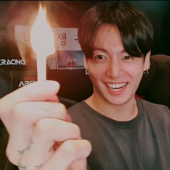 hijinseokjin's tweet photo. ถ้าน้องแทมาแฮปน้องจองกุกแจก200฿ 
สุ่ม 2 กันยา เวลา22:00
#HappyBirthdayJungkook 
#HappyJungkookDay 
#kookv #ร้านเหล้ากุกวี https://t.co/j2nX7Q0zrJ
