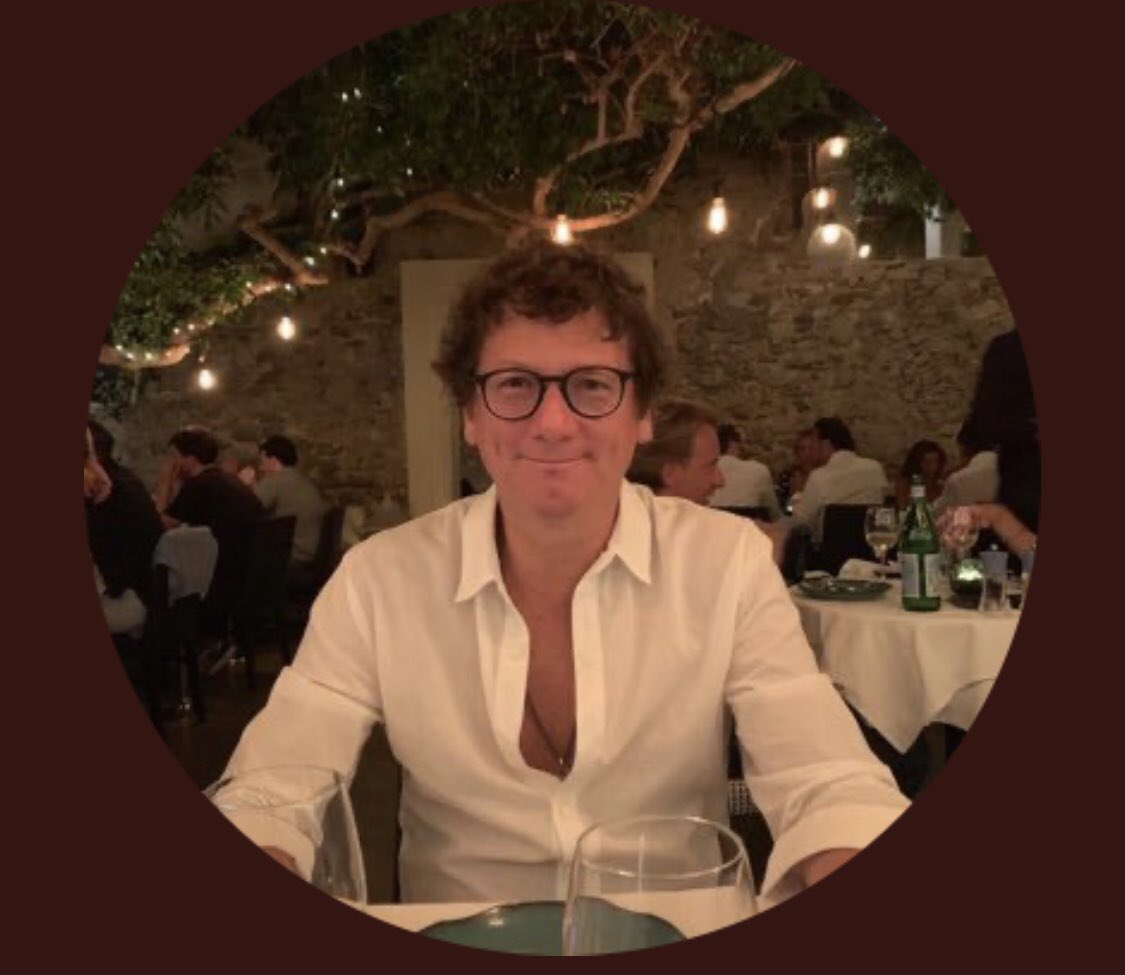 riellodecba's tweet photo. 📣El otro amigo de Macri que ya perdió la línea, un personaje en las sombras de maniobras financieras 

De frondoso “currículum” que le costó el raje del @HSBC_AR 

♦️El “Pájaro” Martino y sus tuits de troll vip👇🏾 https://t.co/JcpVY0rWJg