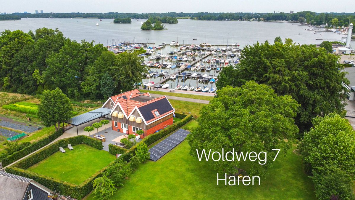 Een prachtig huis op locatie met schitterend uitzicht! Vanuit deze royale vrijstaande woning geniet je van privacy, comfort en rust maar ook van de gezelligheid en bedrijvigheid van de haven.

Bekijk alle info via de eigen woningwebsite: woldweg7.nl

#makelaar #wonen
