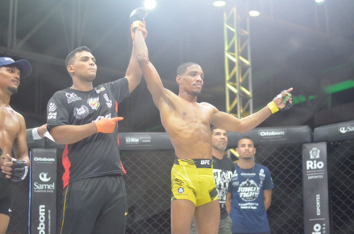 RDLutaLivre's tweet photo. A Fรฉ na vitรณria tem que ser Inabalรกvel ๐๐พโ
๐
#mmafighter #freestylemma #lutalivre #wrestling #grappling #fight #kickboxing #muaythai #boxing #mmafighter #junglefight110 https://t.co/m9lpo5Ik92