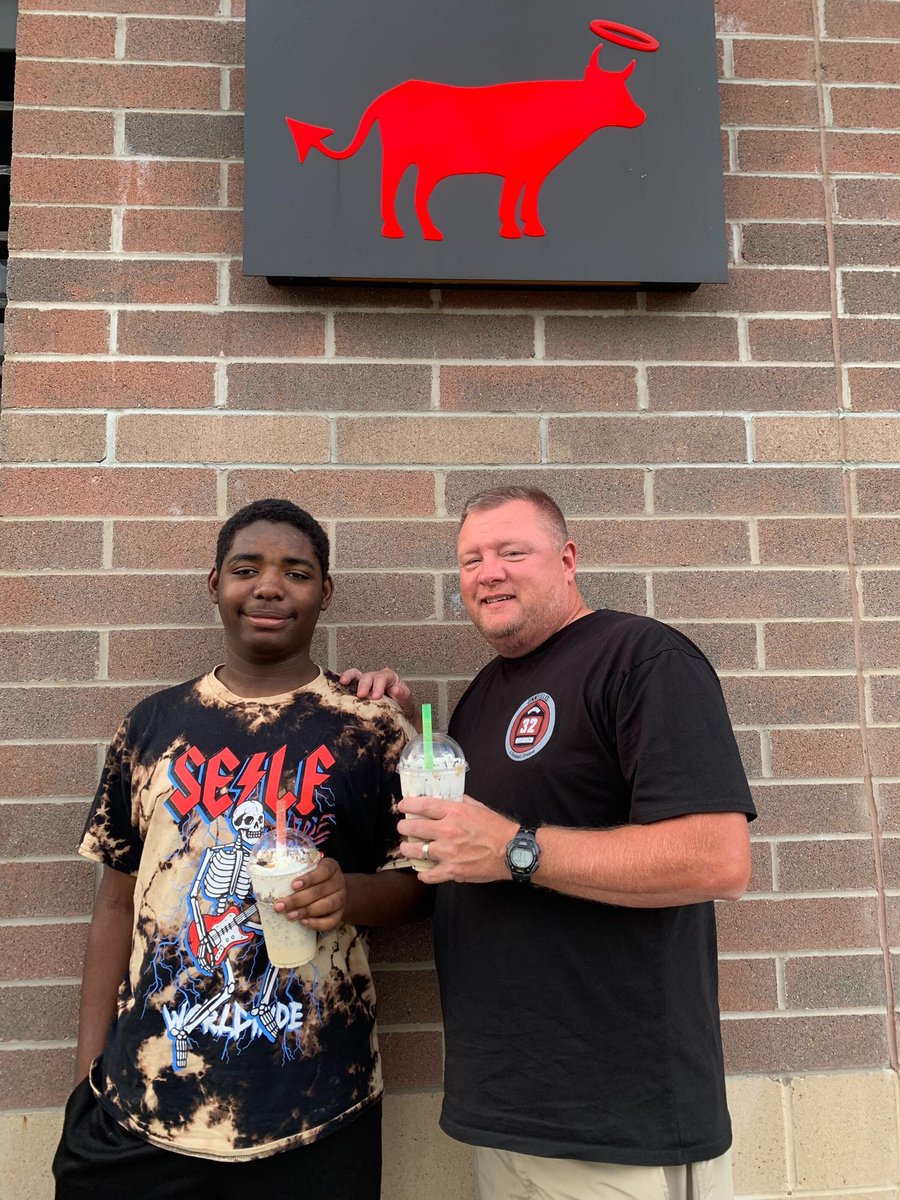 FamilyGuidance's tweet photo. We had some celebrations this week πππΌ
Picture 1: These two celebrating their 1οΈβ£ year match anniversary!
Picture 2: Celebrating their 3οΈβ£ year match anniversary!
Picture 3: Celebrating their 4οΈβ£ year match anniversary with a milkshake!
#one2onementoring https://t.co/5wi5Fvrqqq