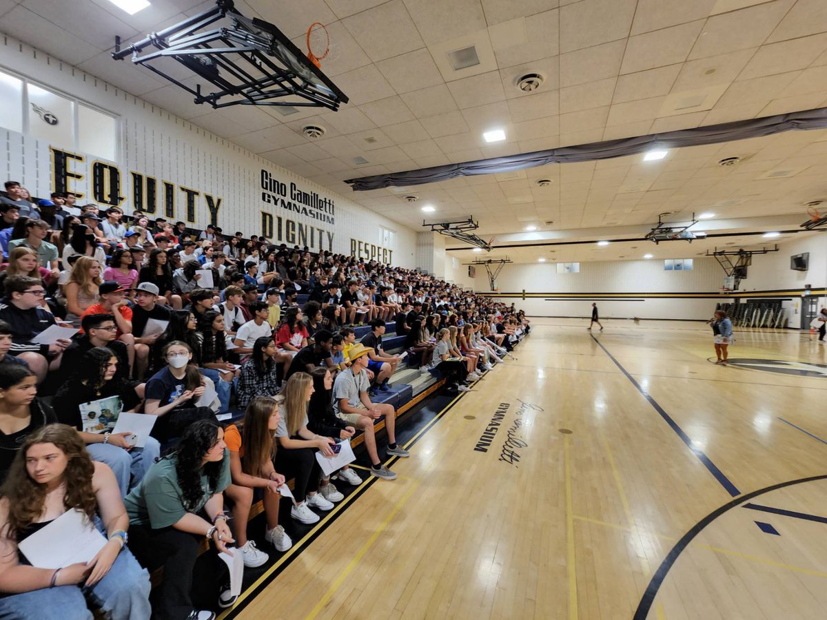 HolyTrinityOak's tweet photo. And so it begins! Grade 9 Orientation Day is a great way to start the 2022-2023 school year! Thanks to SHIELD for leading! Welcome to the HT Family! @htshield @HCDSB @dinolfon @JCrowellHCDSB https://t.co/4SzF1bwf3X