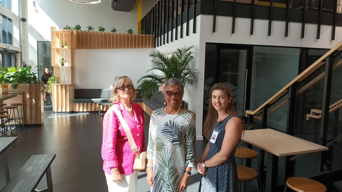 PeachesTweets's tweet photo. The future of science is here!

@ScienceCreates #entrepreneurial #STEM #nextgeneration #Bristol https://t.co/Aksb2nxh47