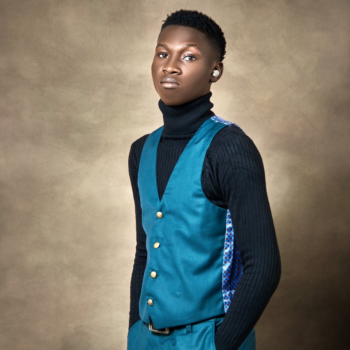 PraiseOlamide5's tweet photo. #NewProfilePic https://t.co/k93PgddxR3